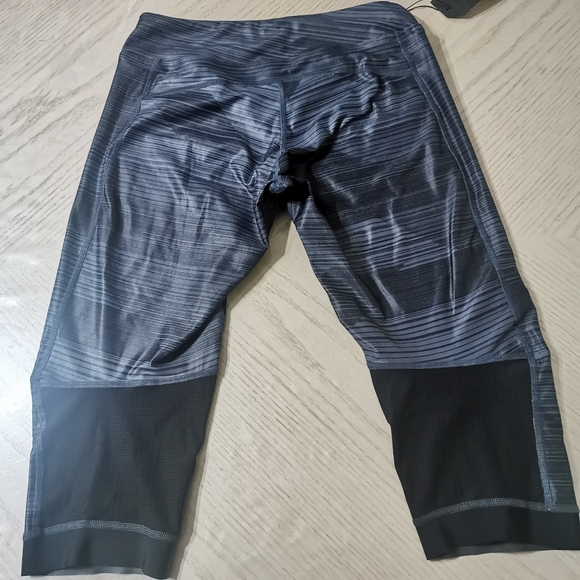 NWT! Ryu Geoline Capri - Picture 3 of 14